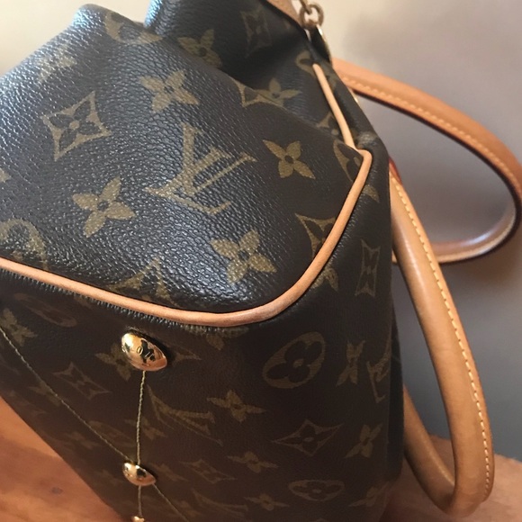 Host Pick❣️✨Louis Vuitton Trivoli PM🌟 - Picture 3 of 16